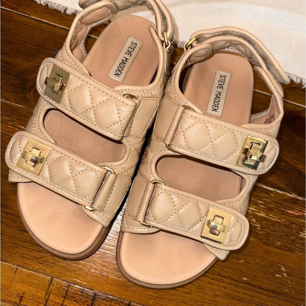 Steve Madden Beige Quilted Sandals